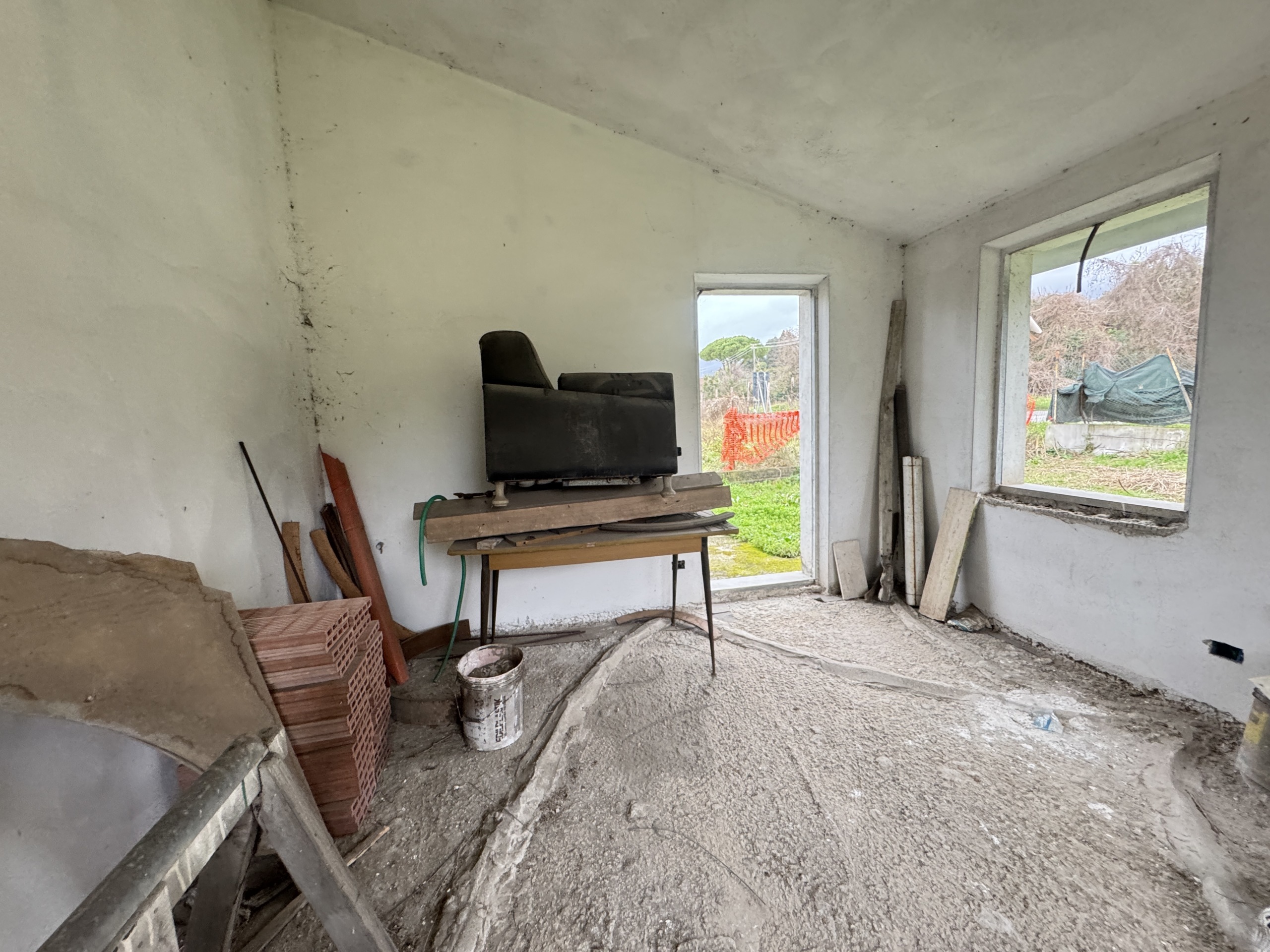 Immagine 4 di Porzione di casa in vendita  a Camaiore