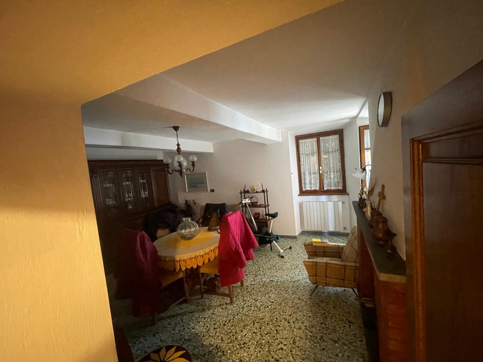 Immagine 28 di Porzione di casa in vendita  a Pietrasanta