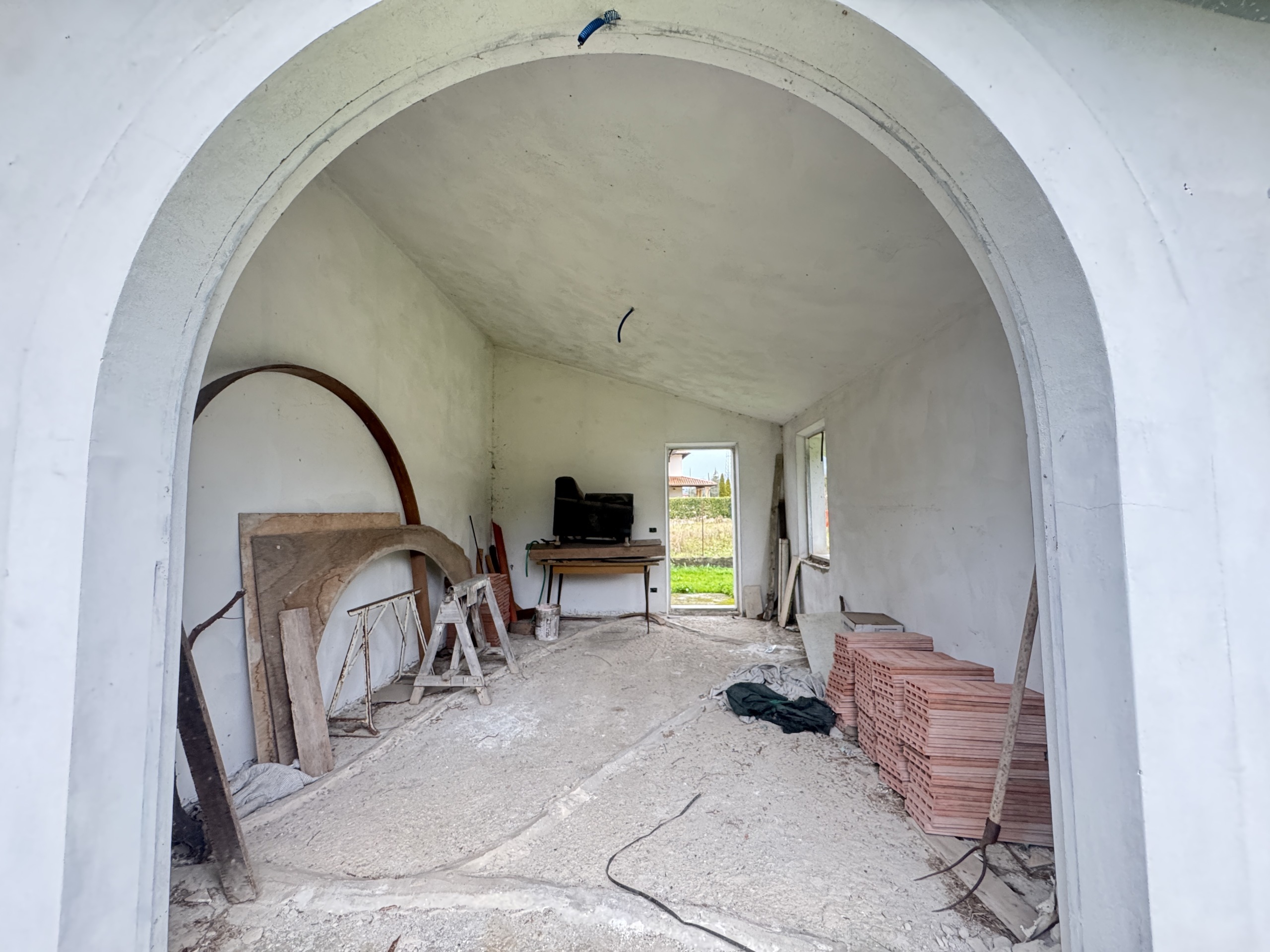 Immagine 2 di Porzione di casa in vendita  a Camaiore