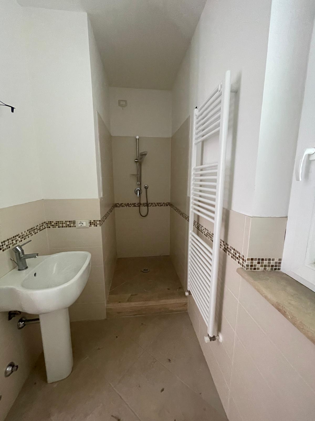 Immagine 59 di Villa in vendita  a Camaiore