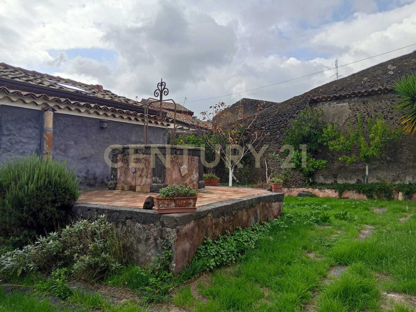 Immagine 75 di Villa in vendita  in Via Calvario 43 a Mascalucia