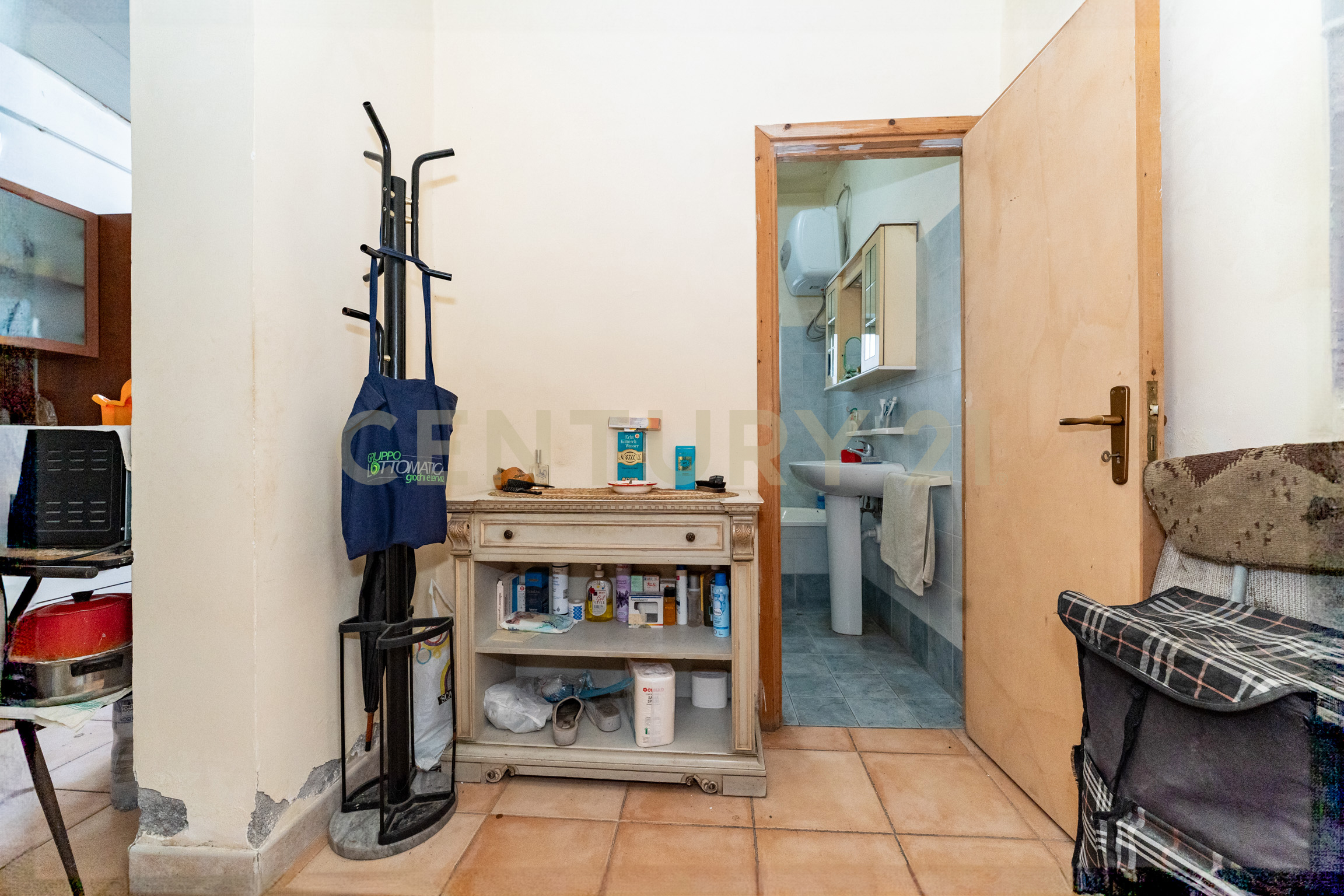 Immagine 16 di Quadrilocale in vendita  in Via Timoleone 113 a Catania