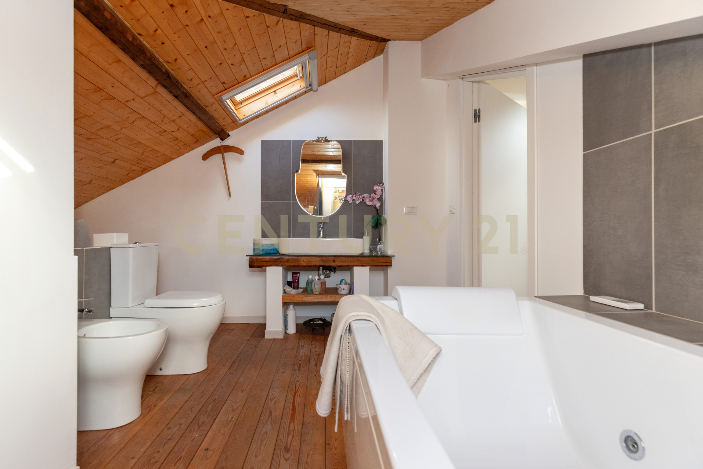 Immagine 57 di Appartamento in vendita  in Via Giovanni Guglielmino 74 a Tremestieri Etneo