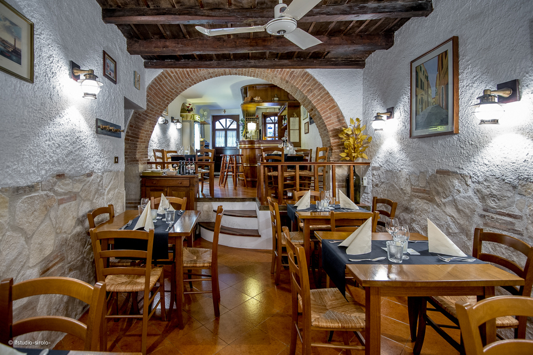 Immagine 13 di Bar / Ristorante in vendita  in Via Enrico Cialdini a Sirolo