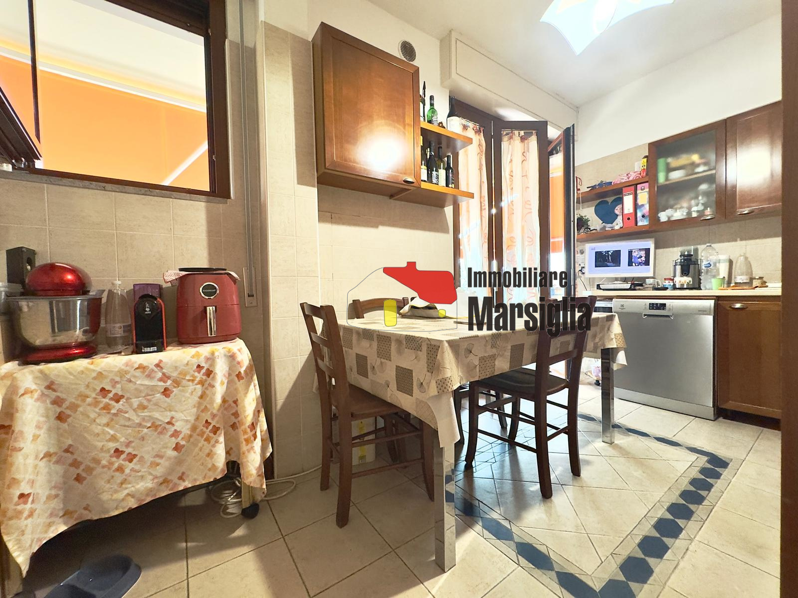 Immagine 13 di Quadrilocale in vendita  in Via Padre Semeria 430 a San Remo