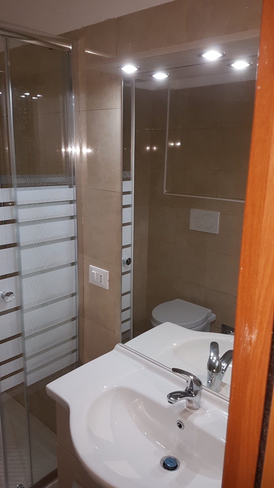 Immagine 18 di Palazzo in vendita  a Torino