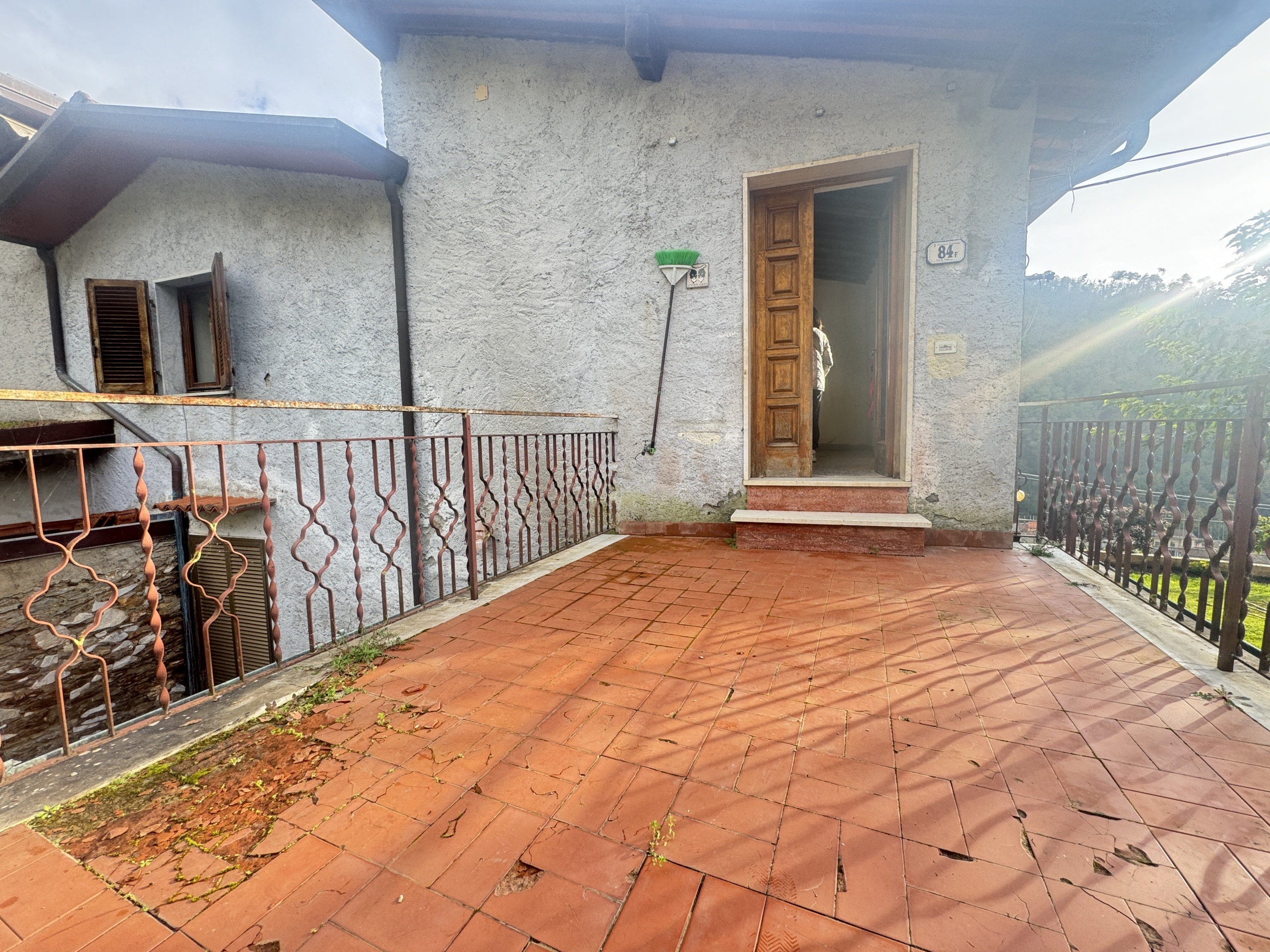 Immagine 3 di Porzione di casa in vendita  a Seravezza