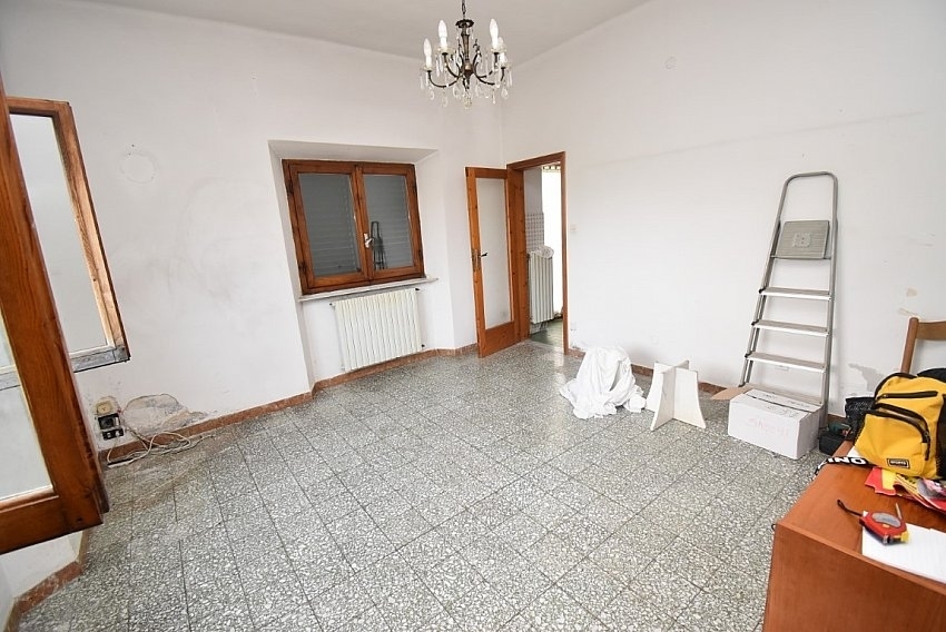 Immagine 8 di Porzione di casa in vendita  a Seravezza