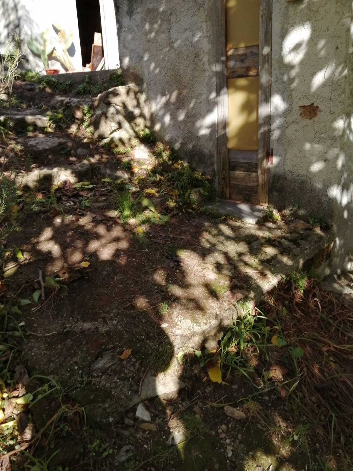 Immagine 30 di Porzione di casa in vendita  a Seravezza