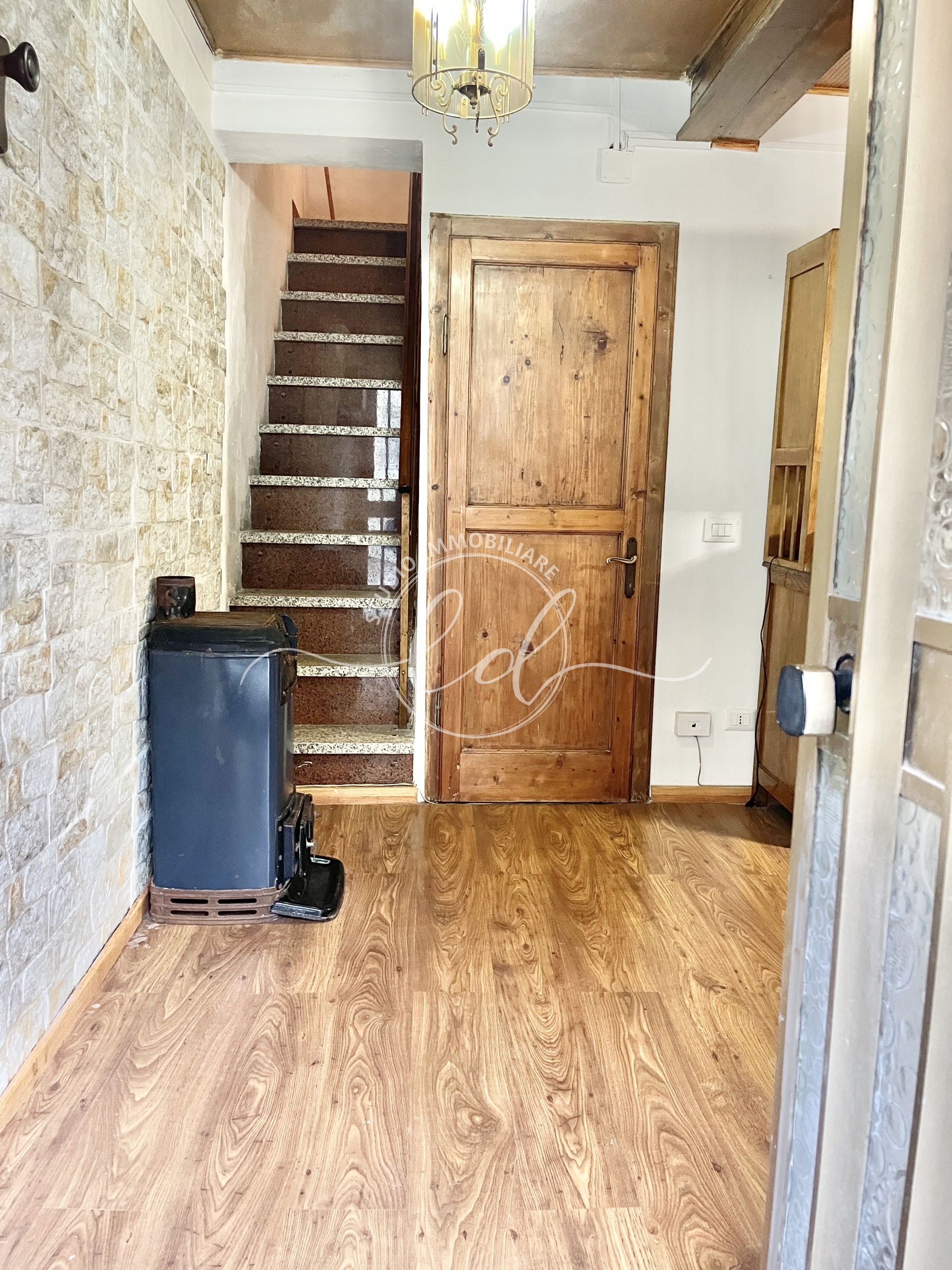 Immagine 15 di Porzione di casa in vendita  a Stazzema