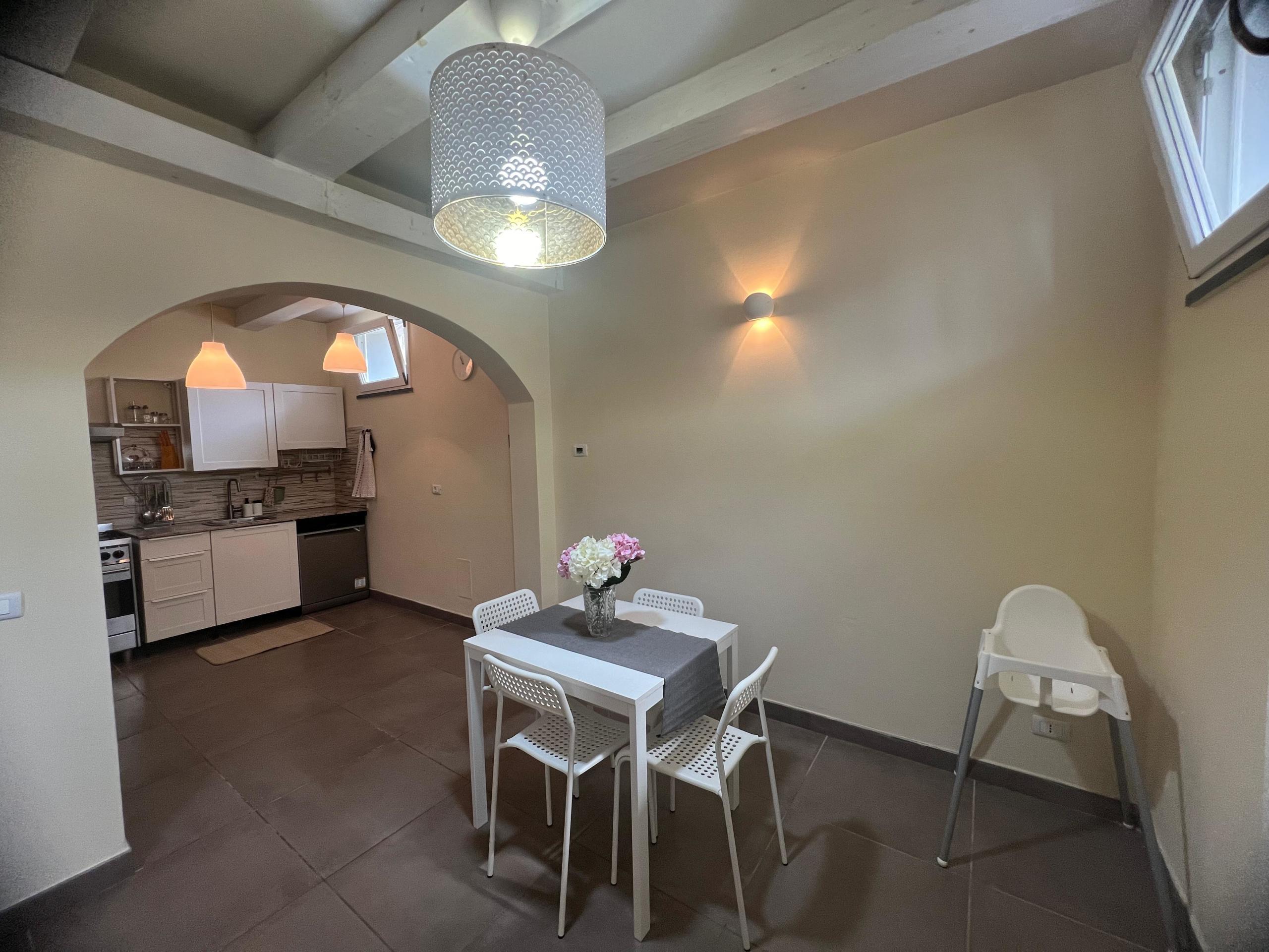 Immagine 11 di Porzione di casa in affitto  a Seravezza