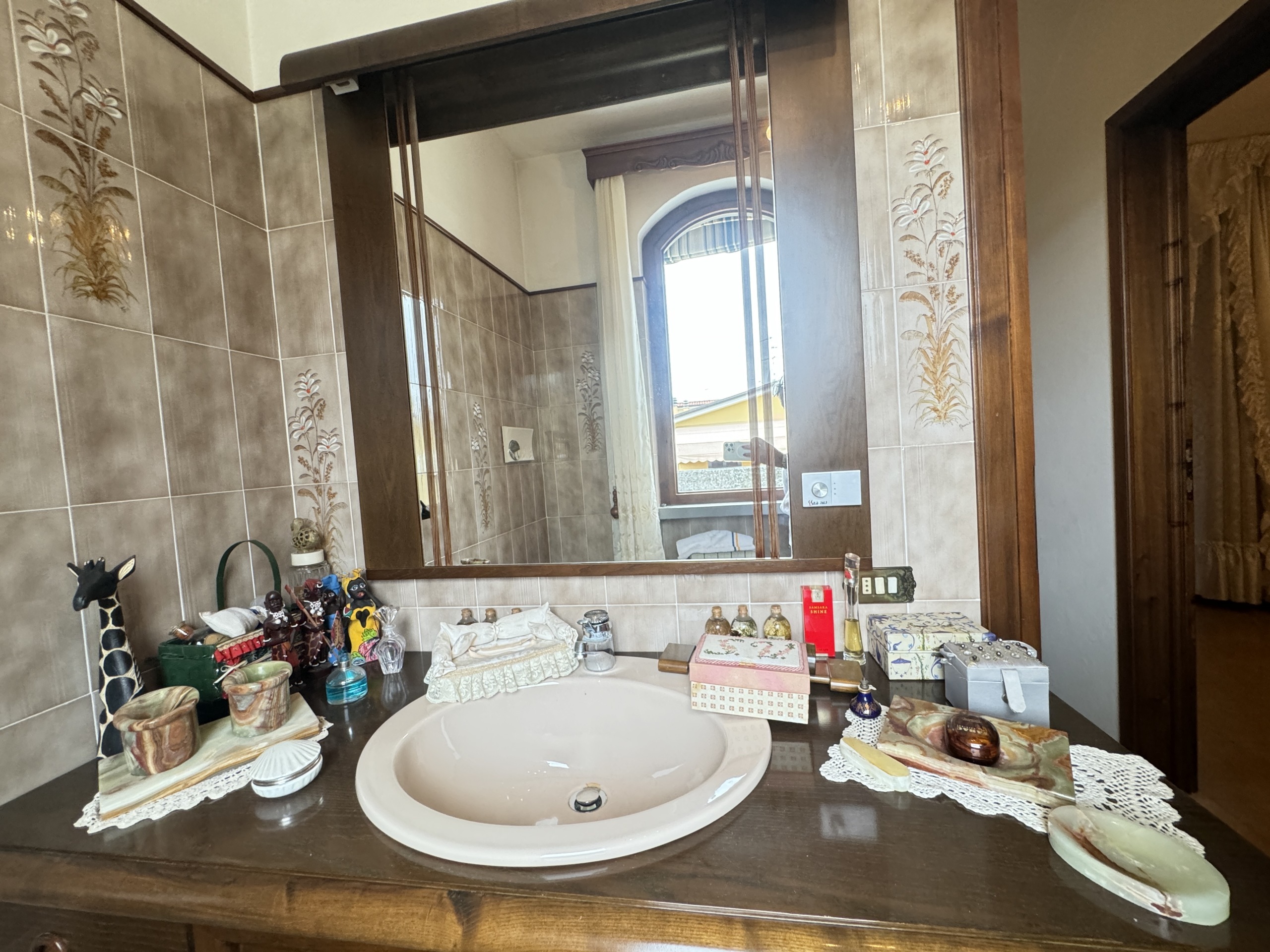 Immagine 46 di Casa indipendente in vendita  a Viareggio