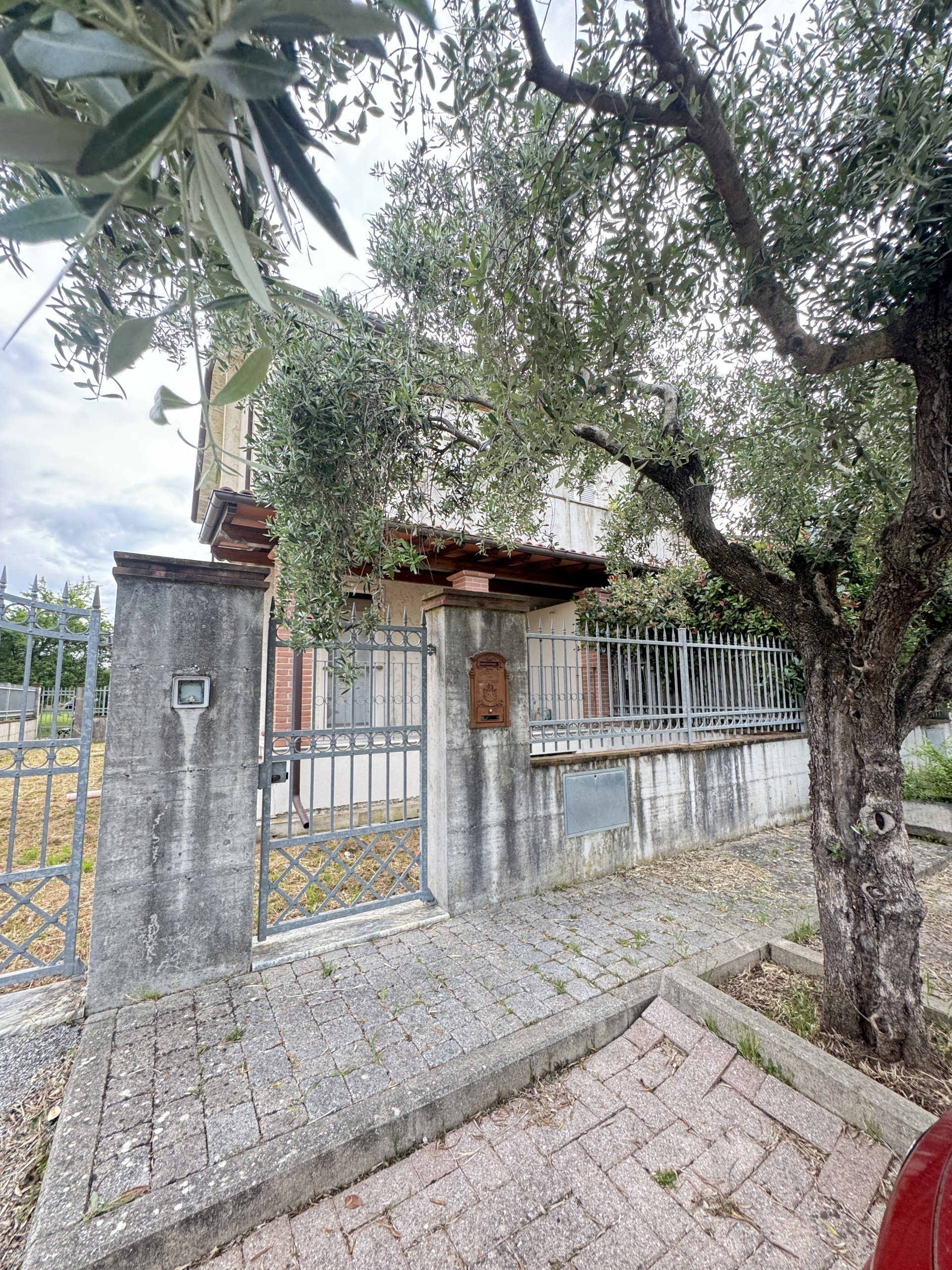 Immagine 63 di Porzione di casa in vendita  a Seravezza