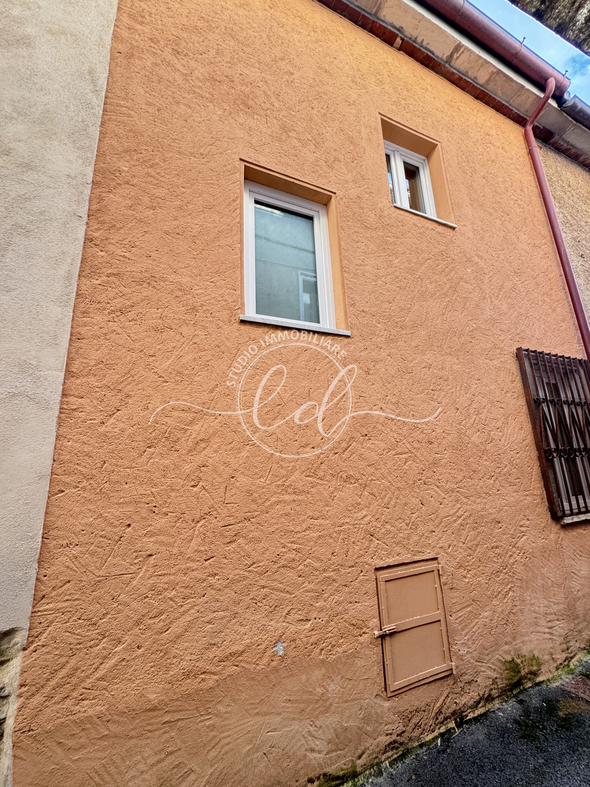 Immagine 37 di Porzione di casa in vendita  a Pietrasanta