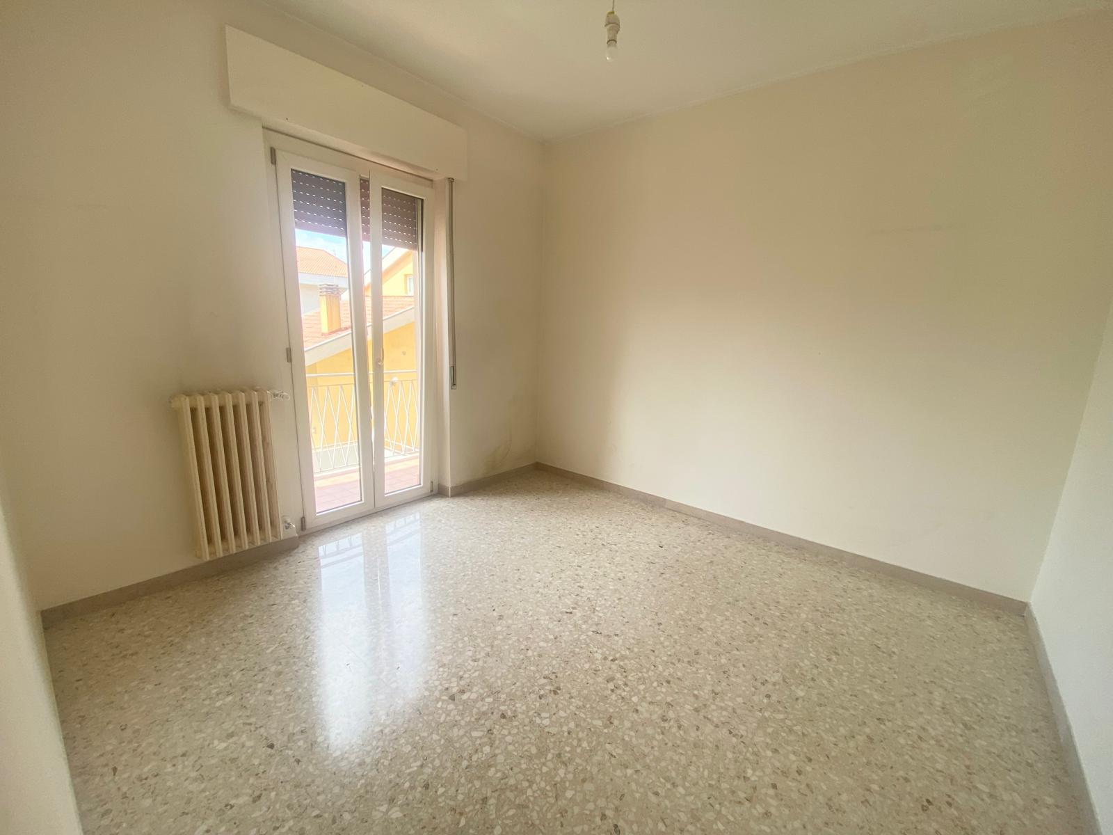 Immagine 11 di Quadrilocale in vendita  in Viale Gabriele D'Annunzio 6 a Montesilvano