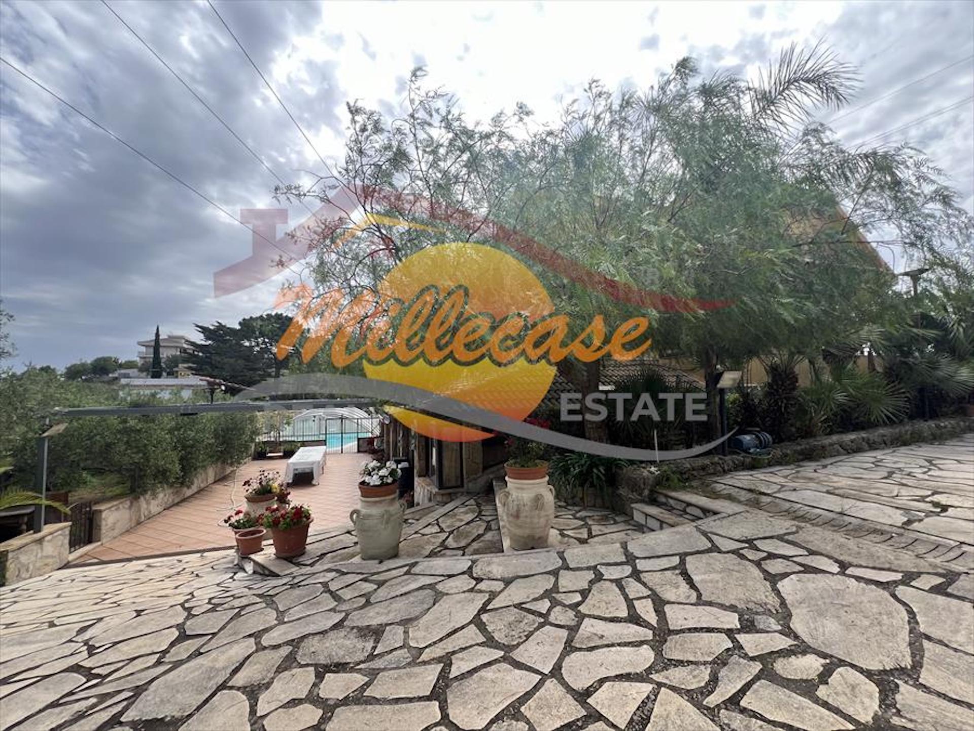 Immagine 10 di Villa in vendita  in Contrada Tenutazza a Siracusa