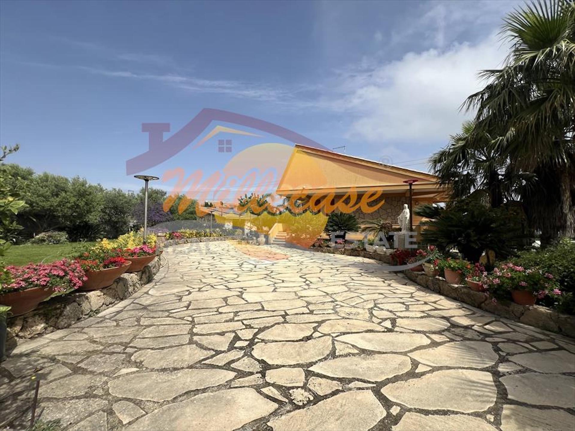 Immagine 21 di Villa in vendita  in Contrada Tenutazza a Siracusa