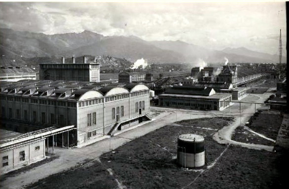 Immagine 4 di Attività artigianale in affitto  in Strada Statale 1 18 a Carrara