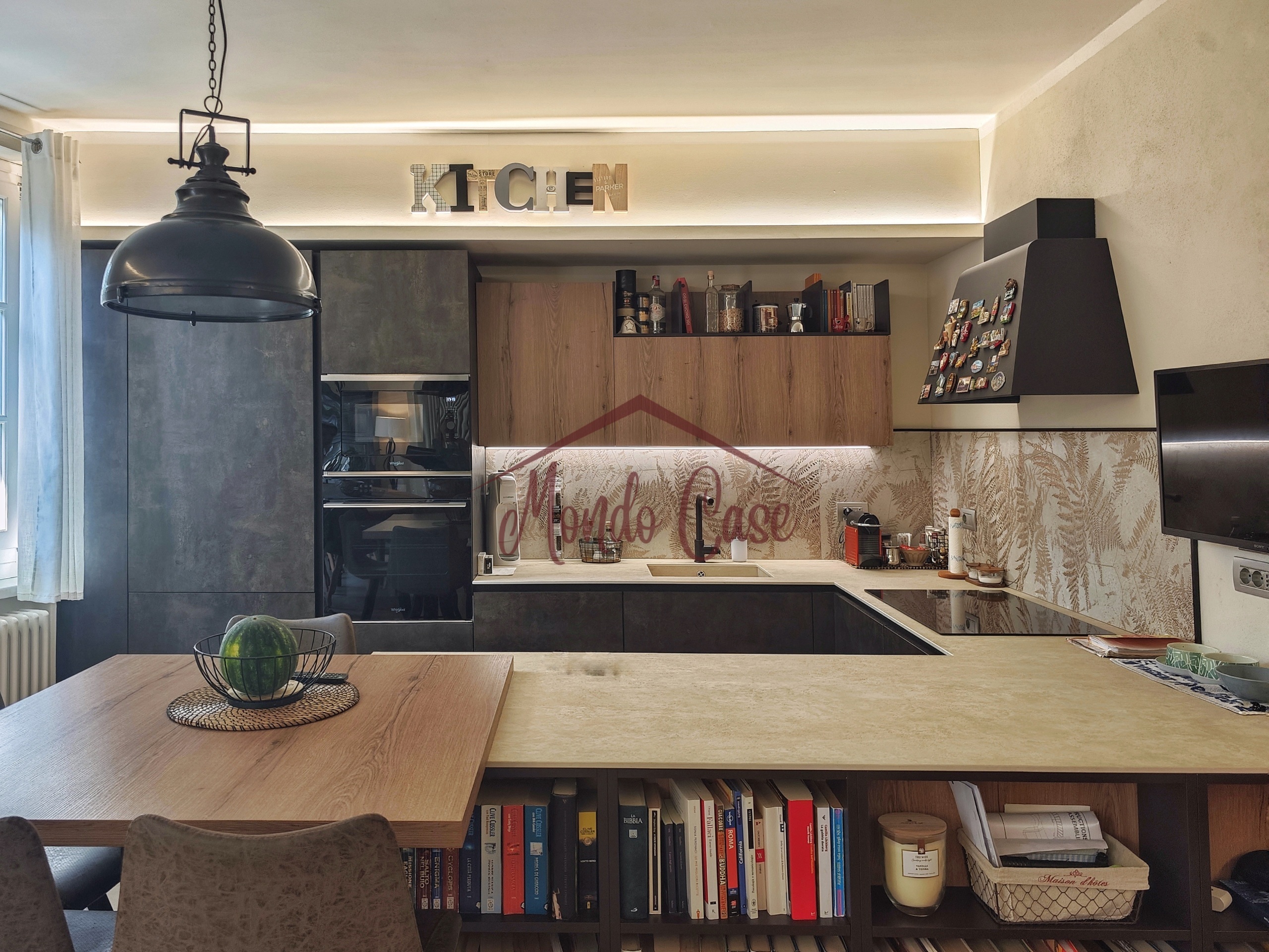 Immagine 29 di Attico in vendita  in Via Bertoloni 2 a Sarzana