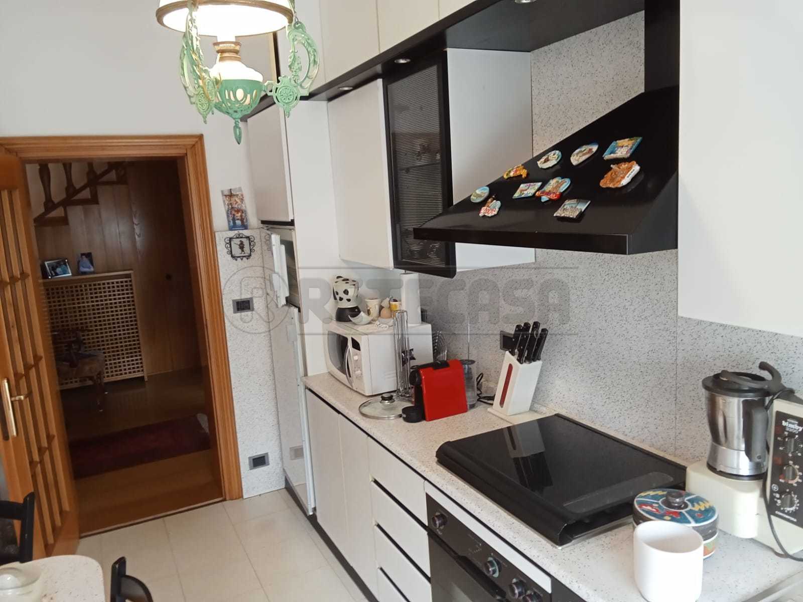 Immagine 16 di Villa in affitto  a Nembro