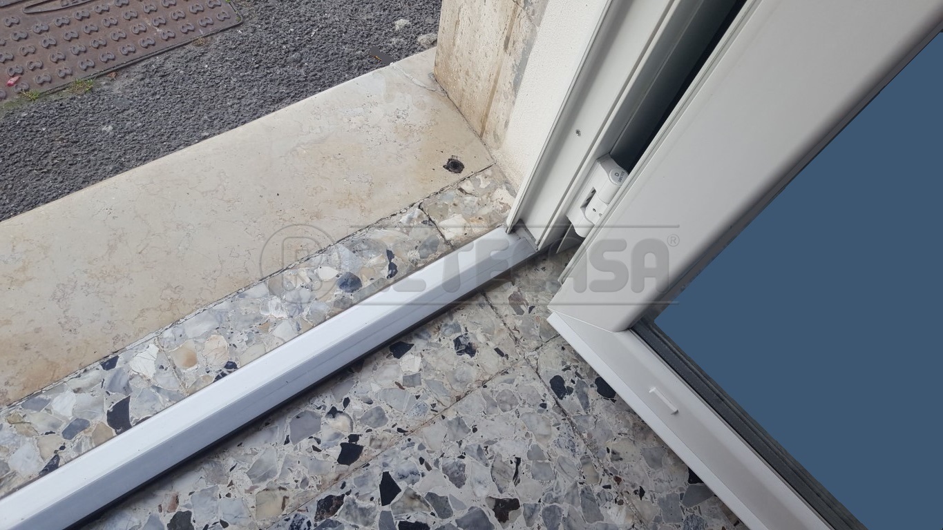 Immagine 5 di Locale commerciale in vendita  in Corso Giuseppe Garibaldi 178 a Viareggio