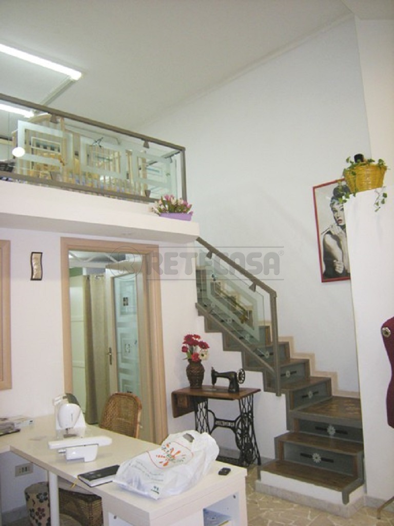 Immagine 8 di Locale commerciale in vendita  in via napoleone colajanni 160 a Caltanissetta