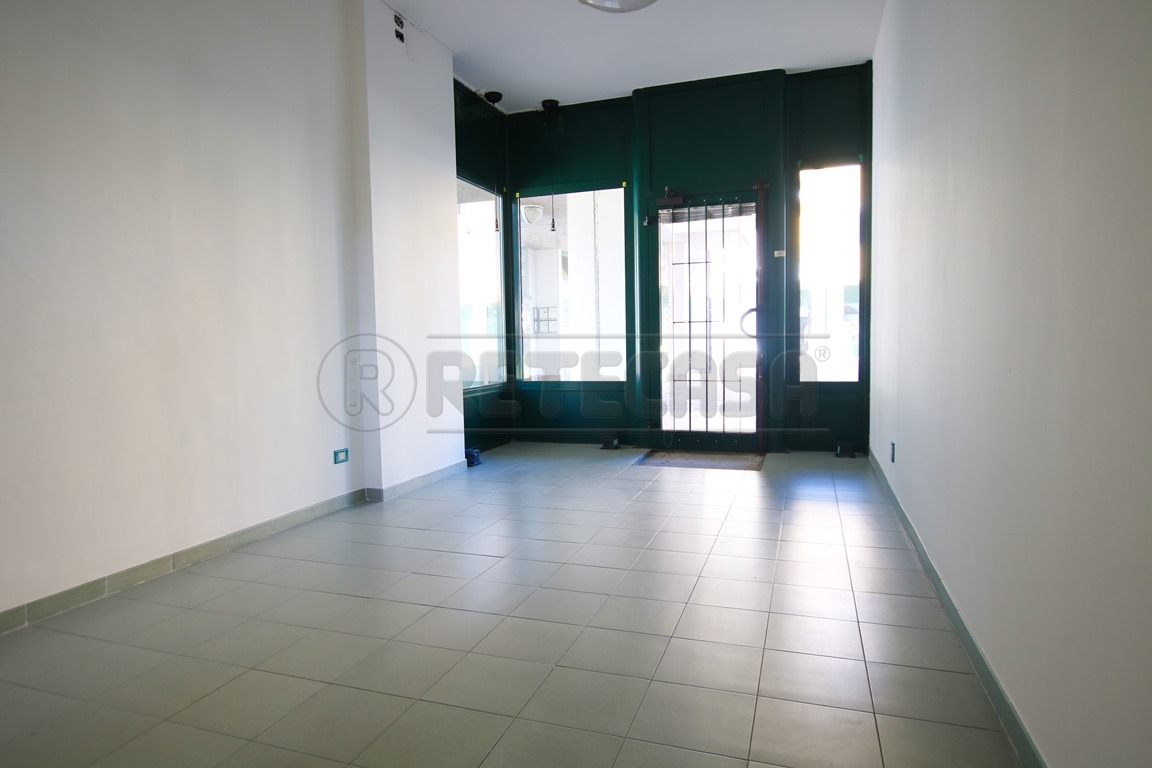 Immagine 9 di Locale commerciale in vendita  in Via Monte Lungo a Arcugnano