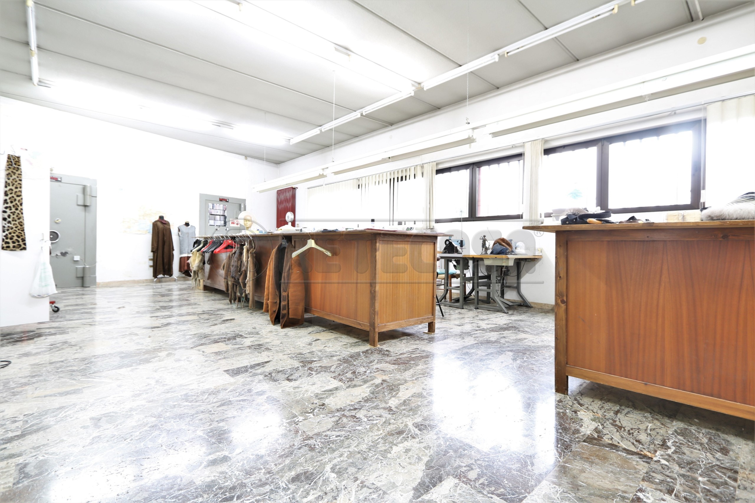 Immagine 22 di Locale commerciale in vendita  in via dal ponte a Torri Di Quartesolo