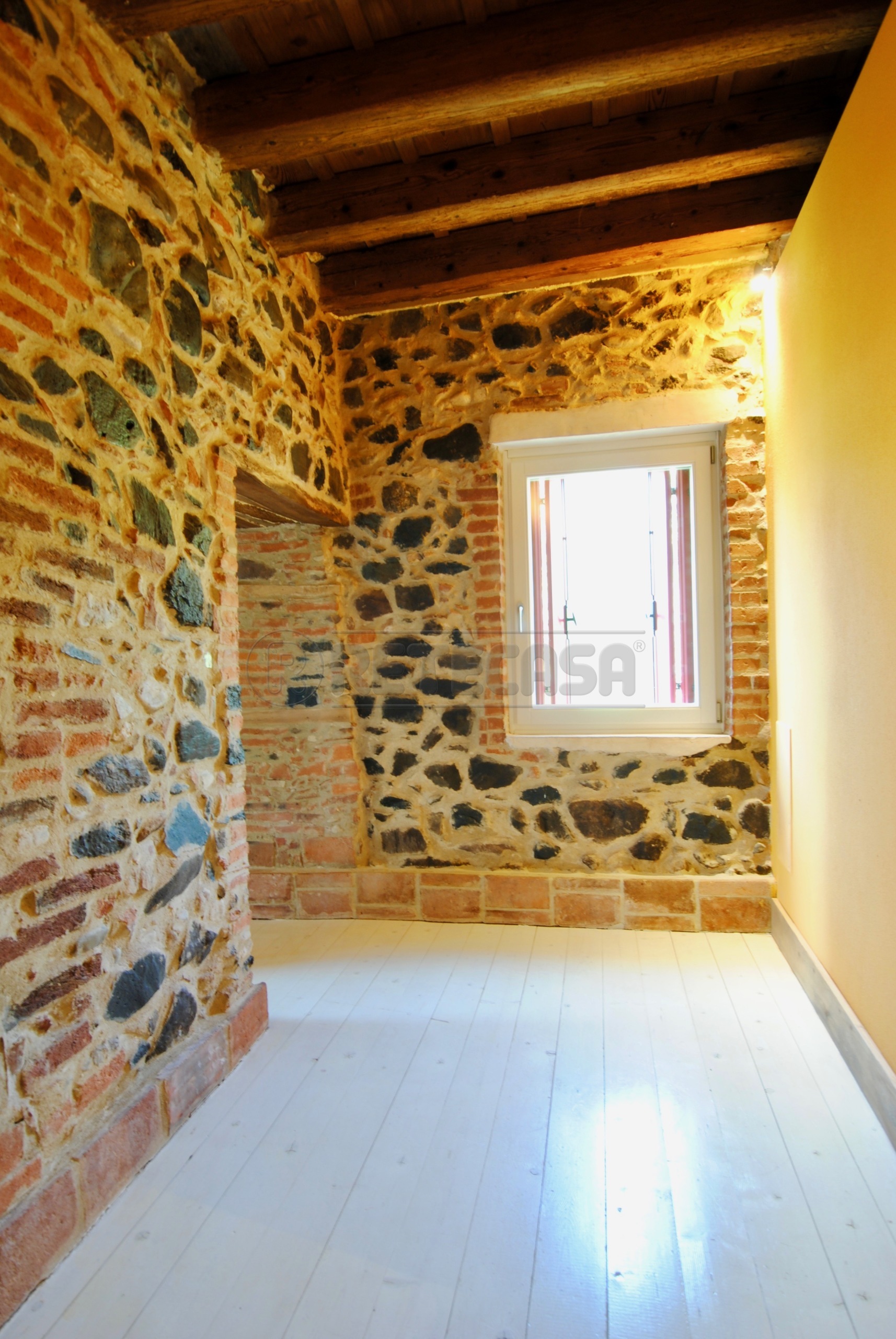 Immagine 28 di Villa in vendita  in Piazza Roma 36 a Brogliano