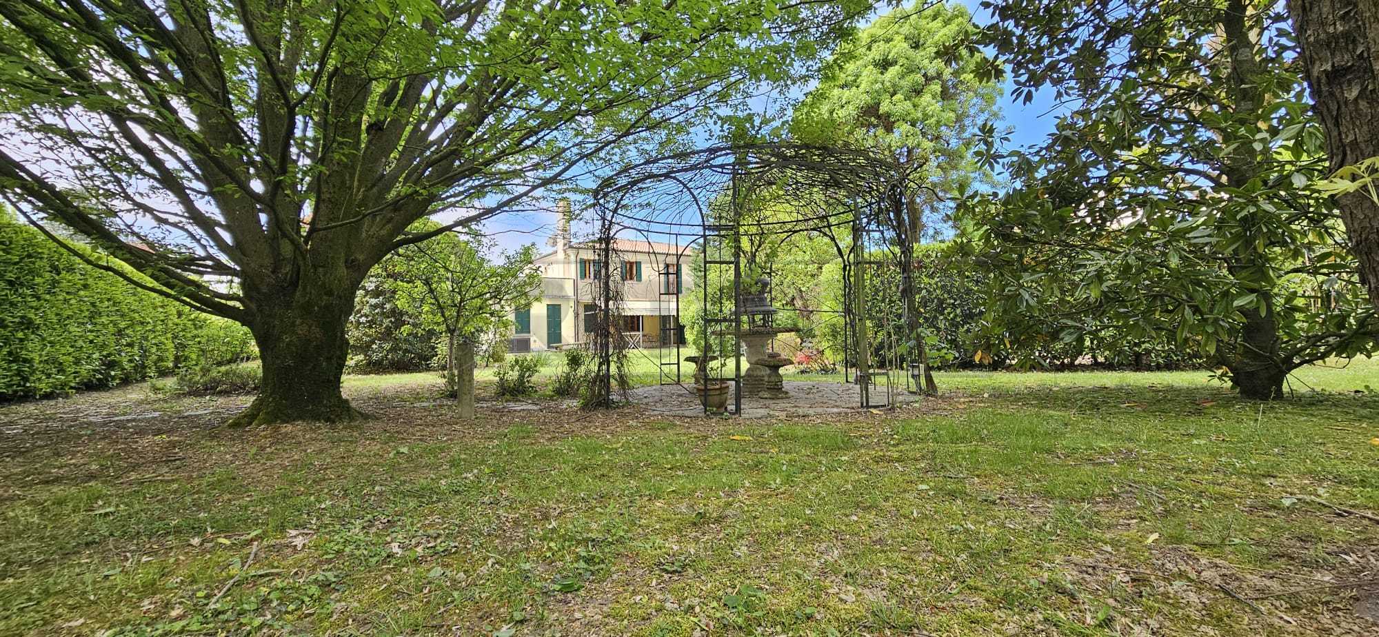 Immagine 61 di Villa in vendita  a Mirano