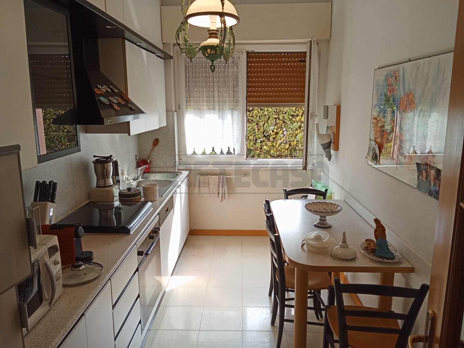 Immagine 17 di Villa in affitto  a Nembro