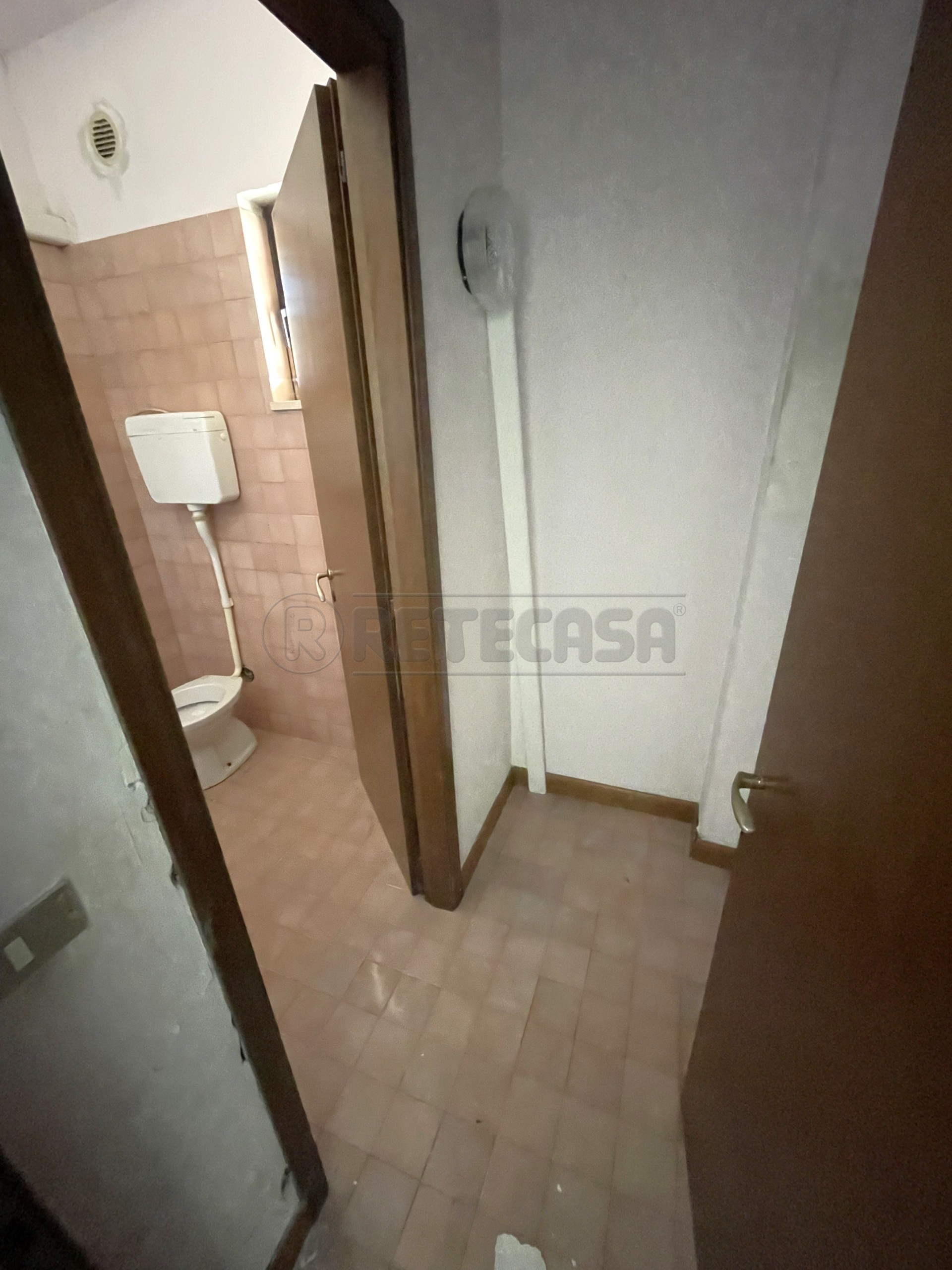 Immagine 38 di Locale commerciale in vendita  in Viale Giuseppe Verdi 32 a Vicenza