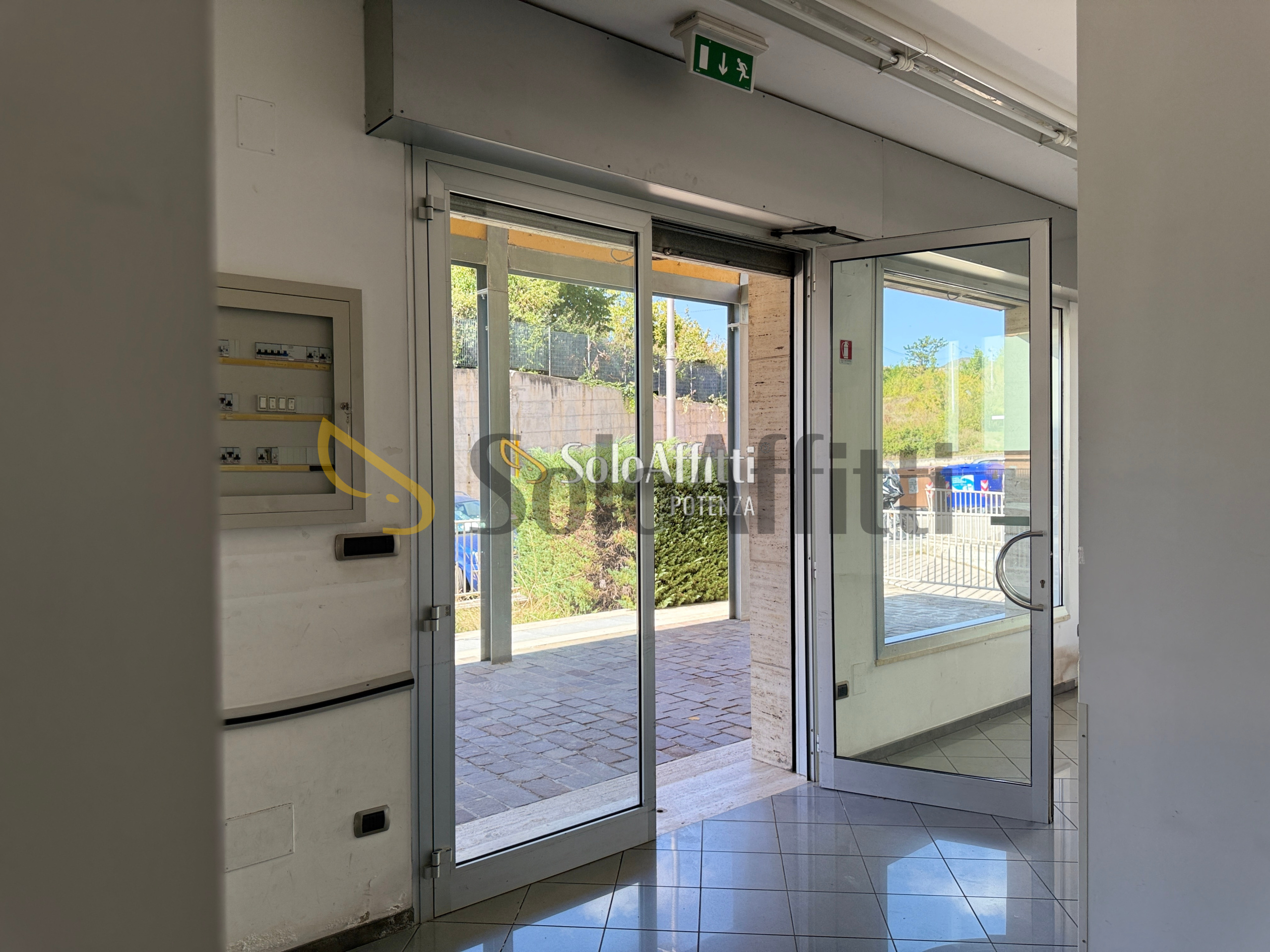 Immagine 13 di Locale commerciale in affitto  in Via Parigi 44, 46 a Potenza