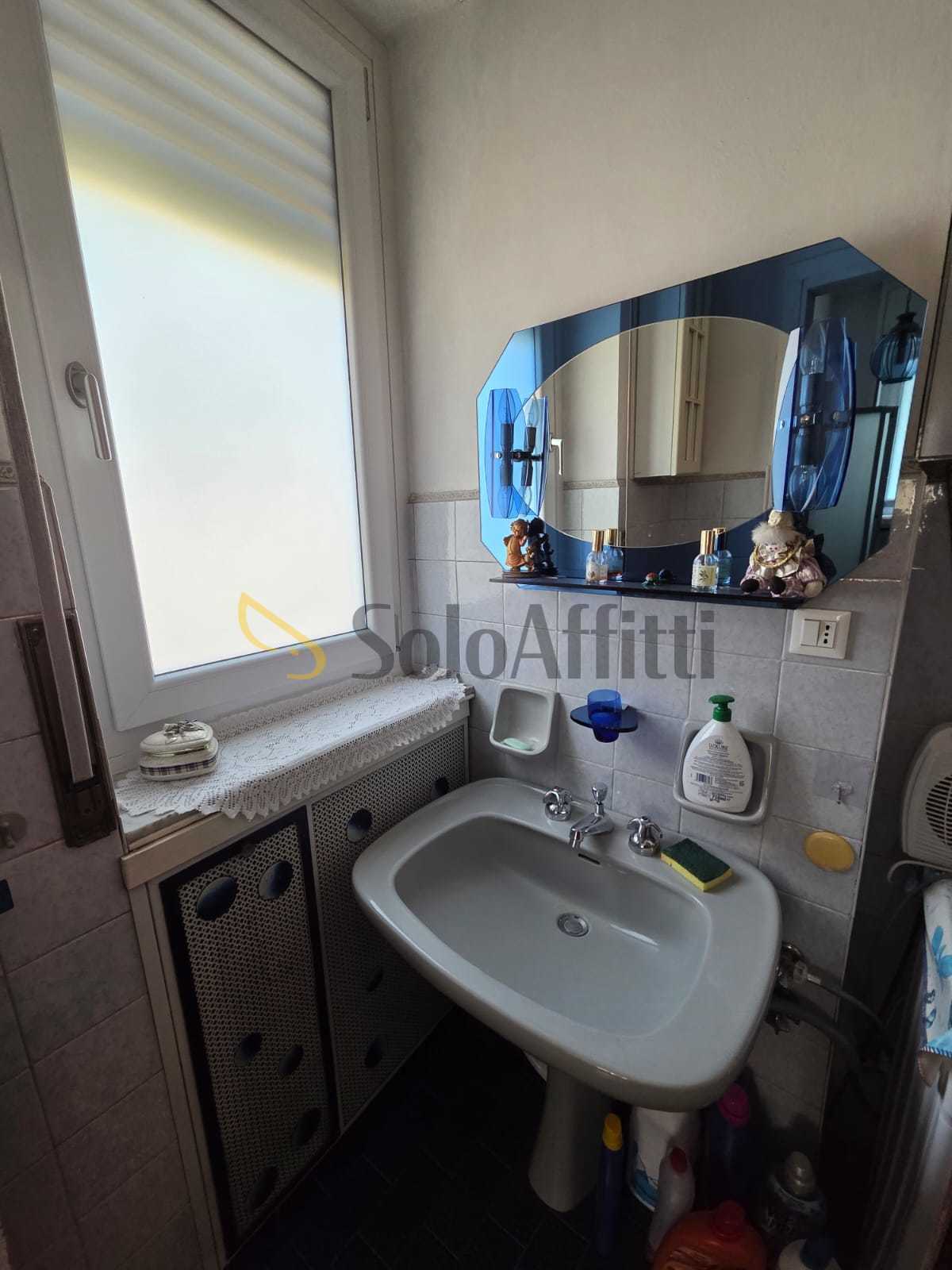 Immagine 17 di Quadrilocale in affitto  in Via Fratelli Fornaca a Torino