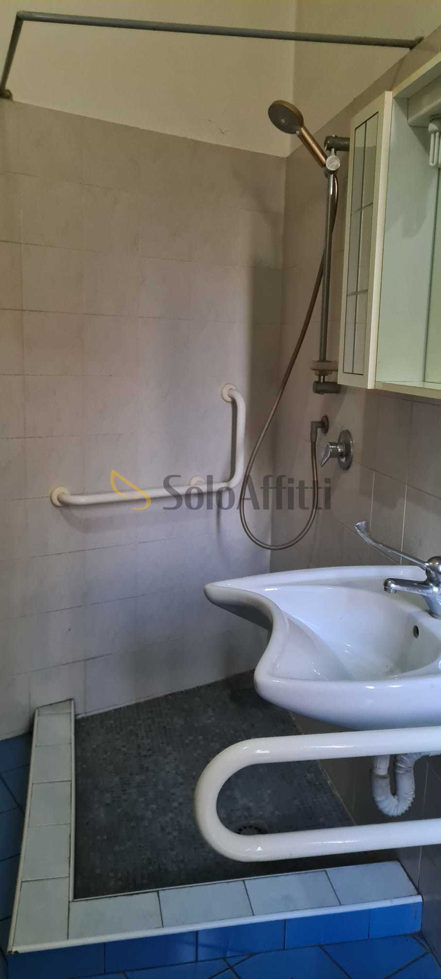 Immagine 14 di Bilocale in affitto  in Strada della Pronda a Torino