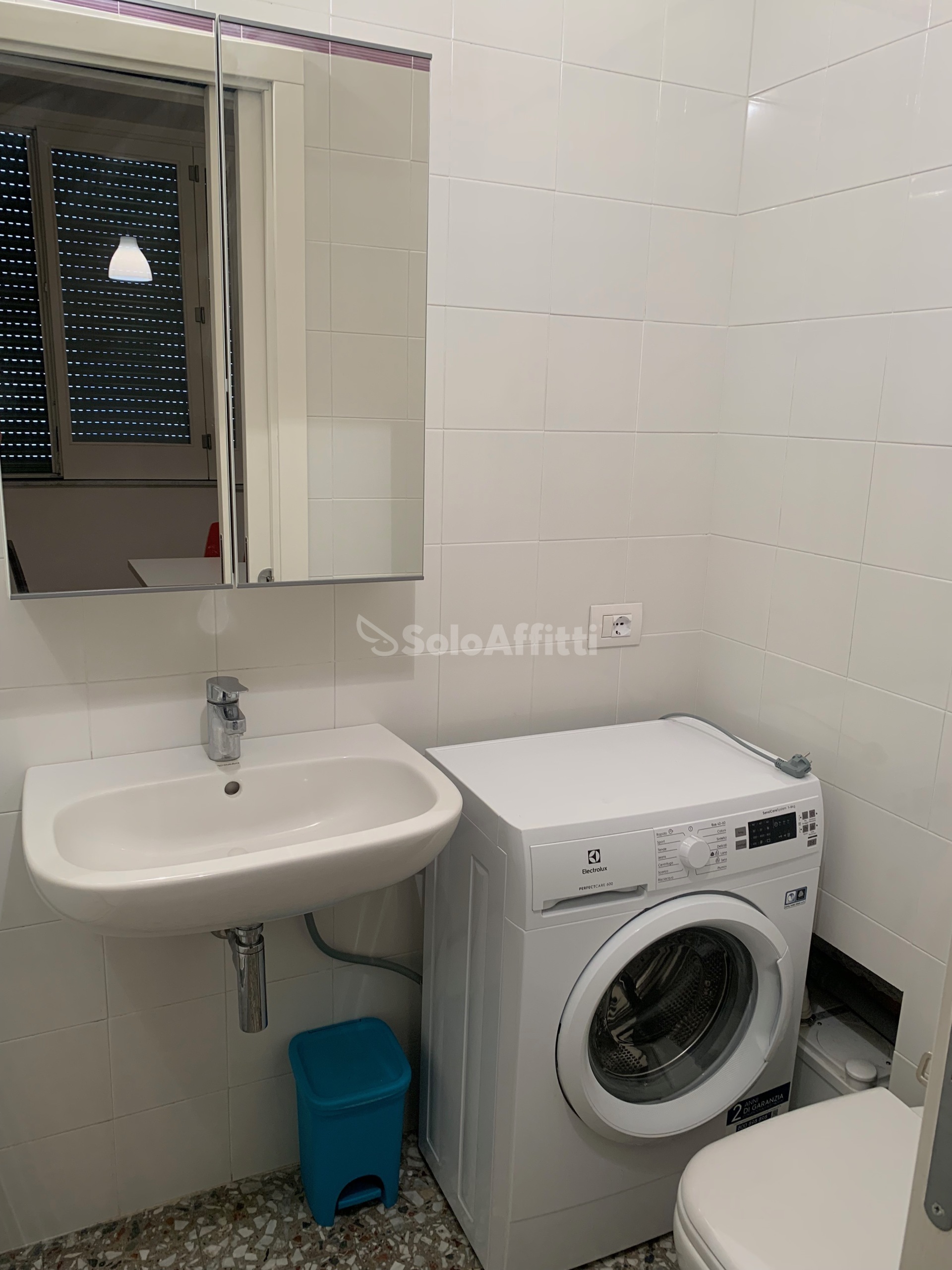 Immagine 14 di Bilocale in affitto  a Catania