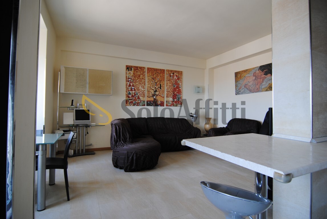 Immagine 14 di Quadrilocale in affitto  a Livorno