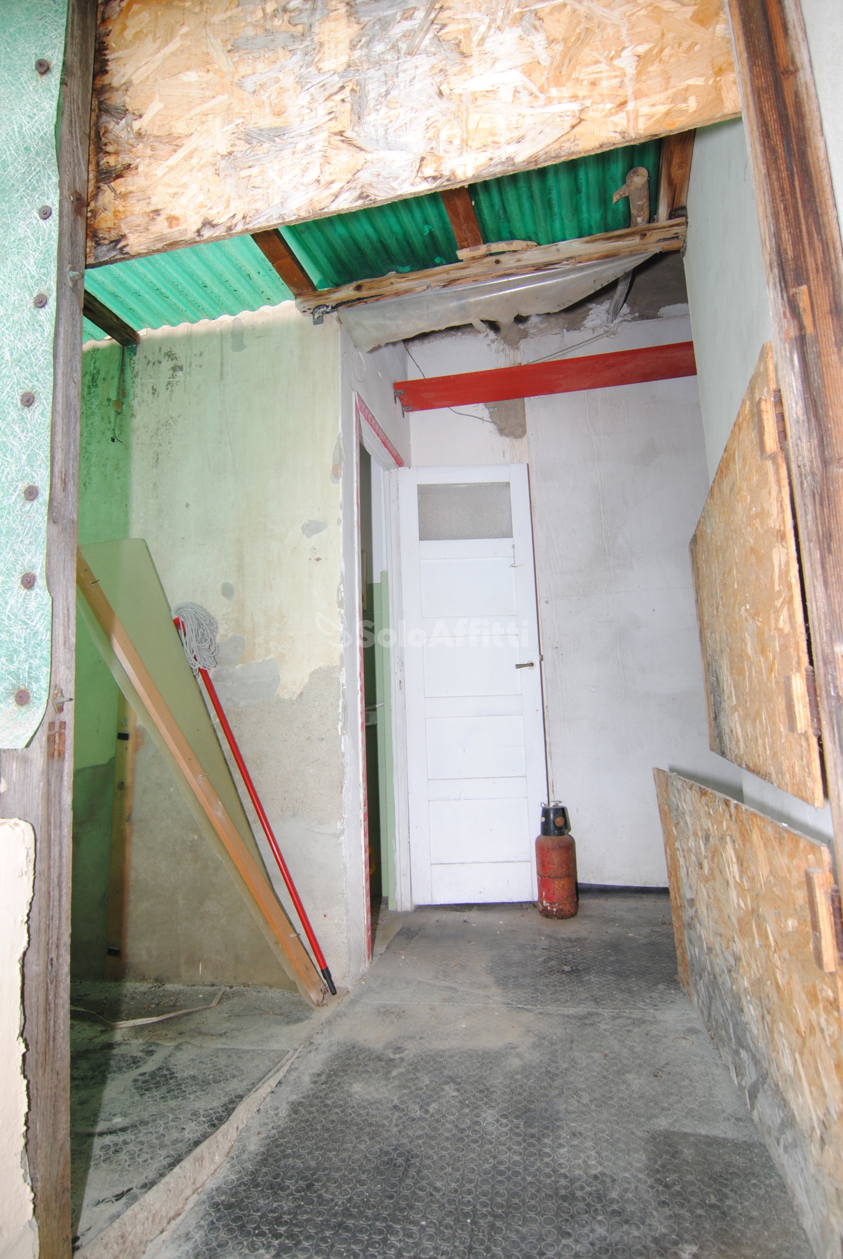 Immagine 11 di Locale commerciale in affitto  a Livorno