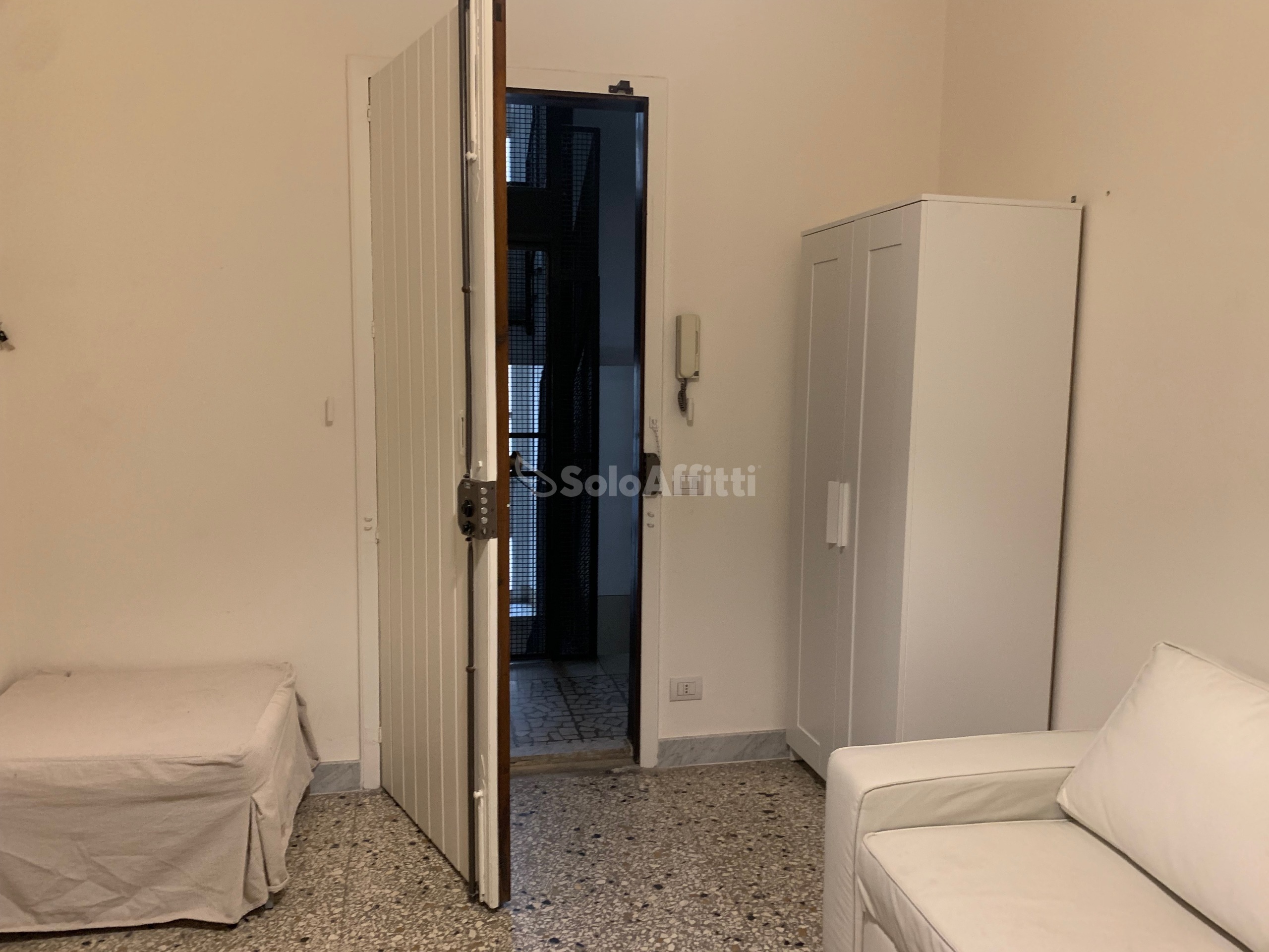 Immagine 18 di Bilocale in affitto  a Catania