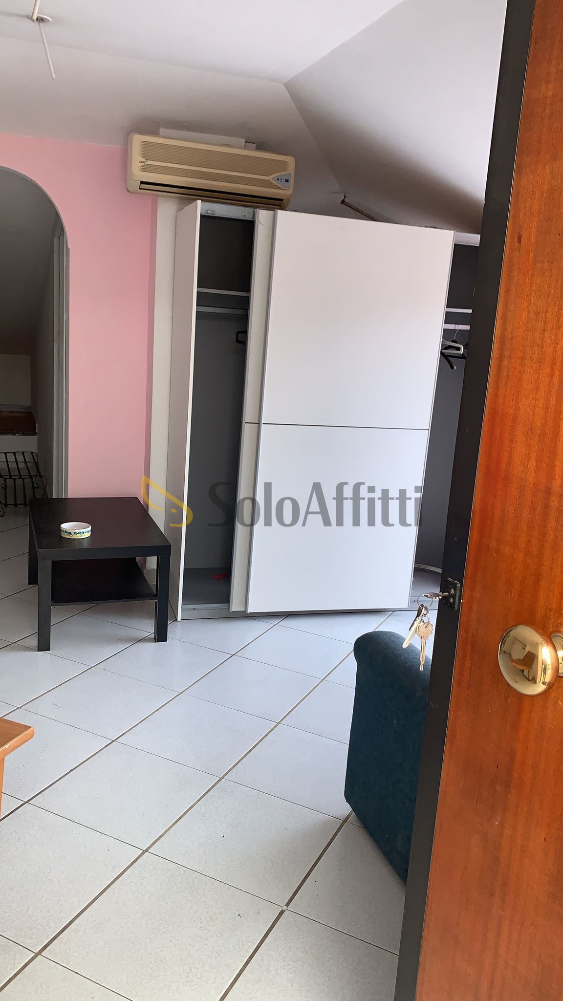 Immagine 9 di Mansarda in affitto  a Taormina