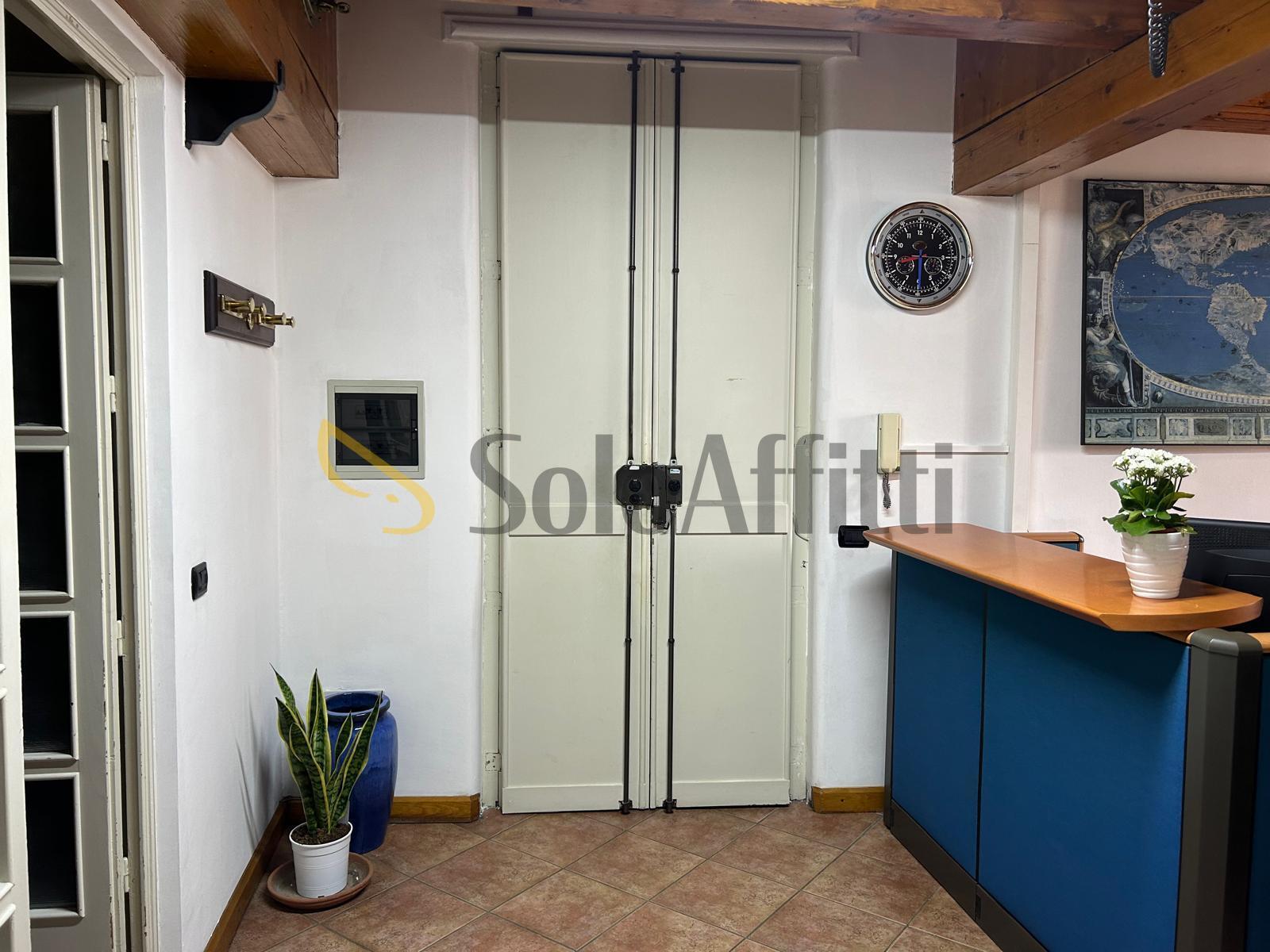 Immagine 6 di Stanza singola in affitto  a Catania