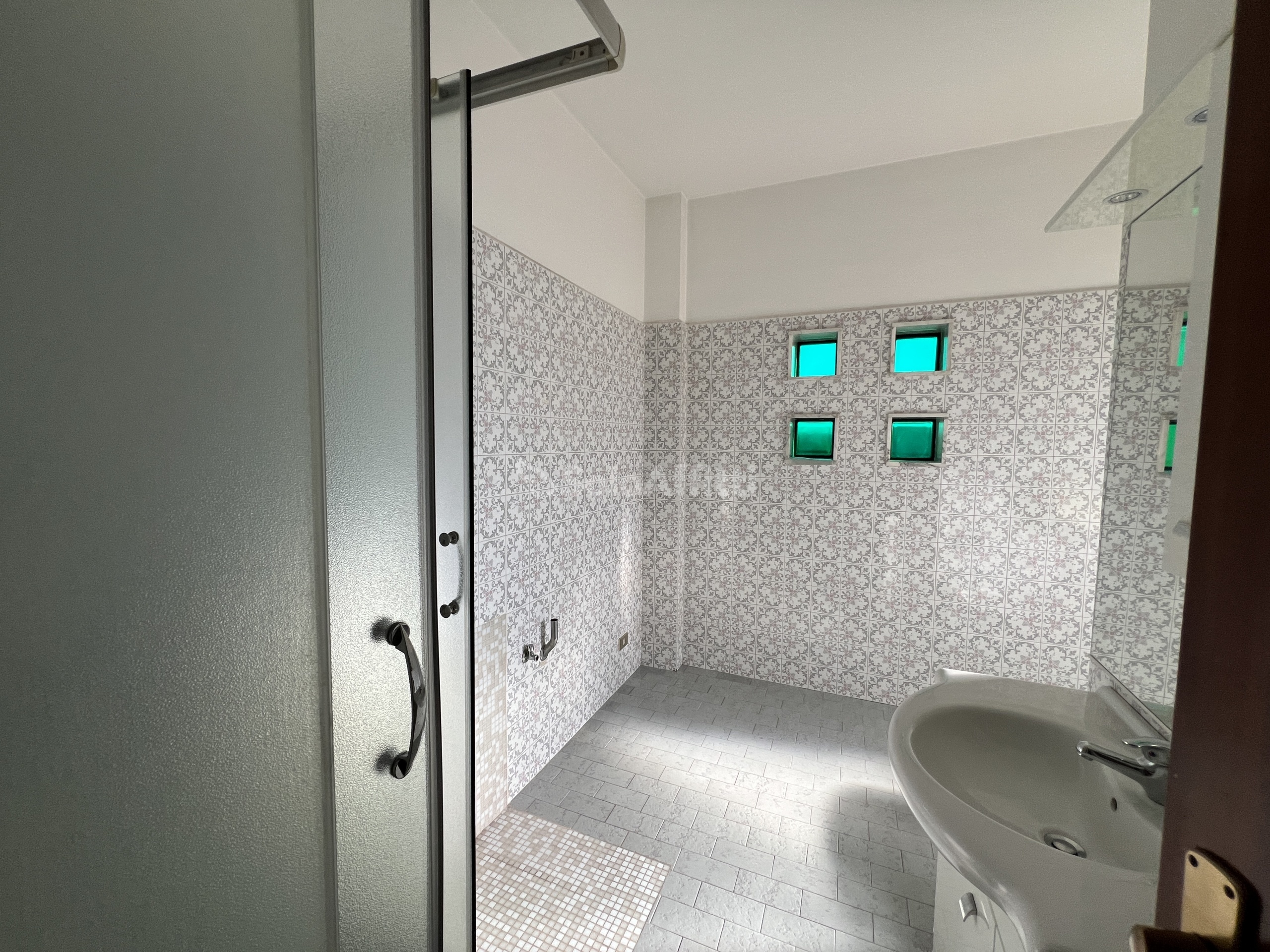 Immagine 55 di Quadrilocale in affitto  in Via Buratto 7 a Ciriè