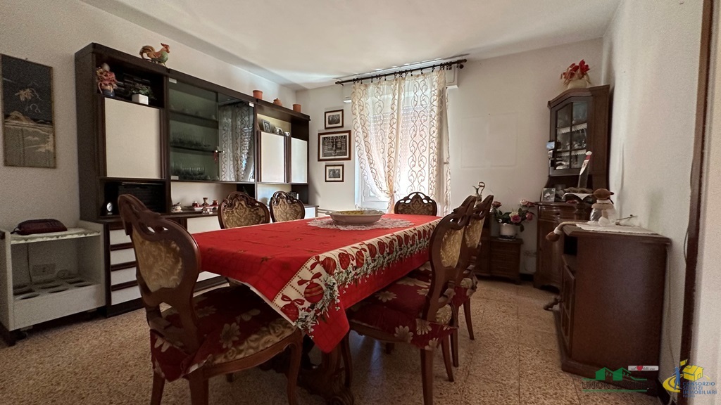 Immagine 12 di Porzione di casa in vendita  in Via Riva D'Armi a Brugnato