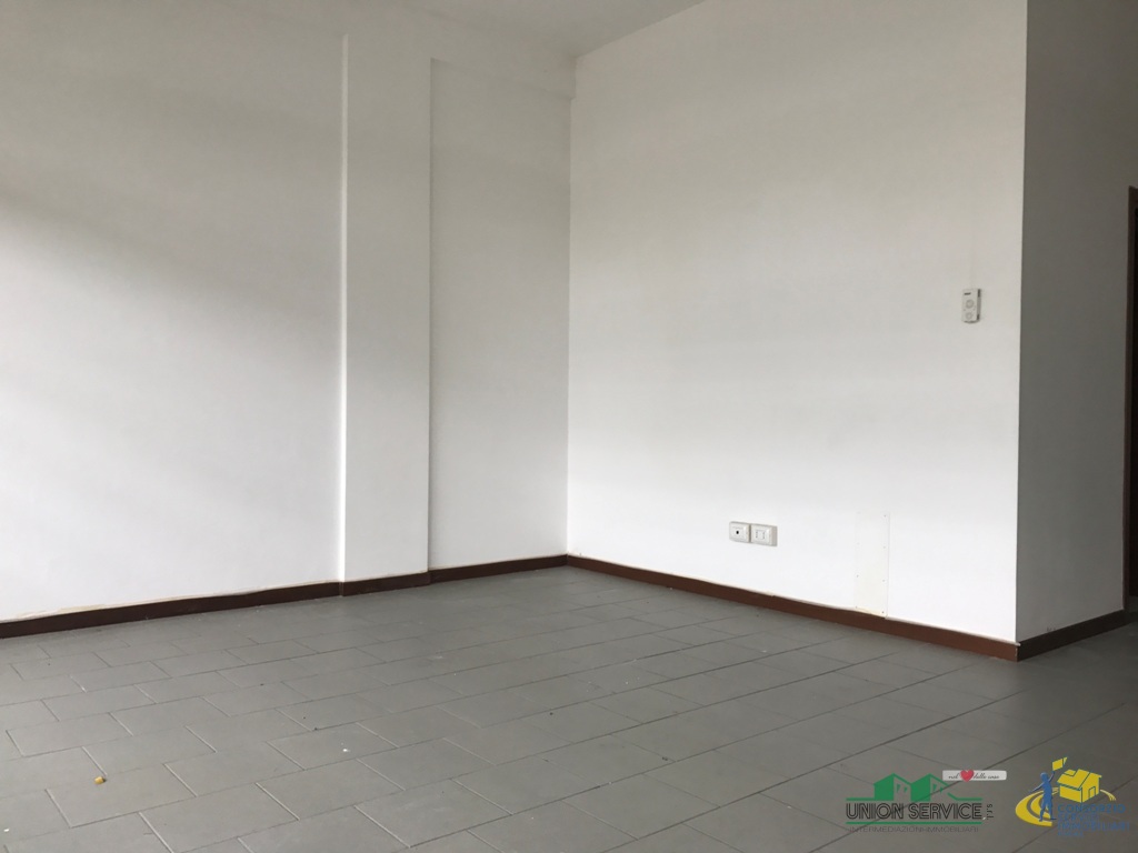 Immagine 5 di Locale commerciale in vendita  in via del giardinetto 6/d a Collecchio