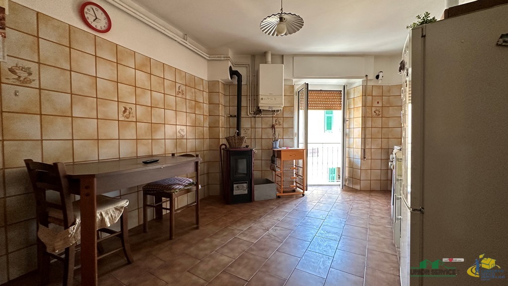 Immagine 1 di Porzione di casa in vendita  in Via Riva D'Armi a Brugnato