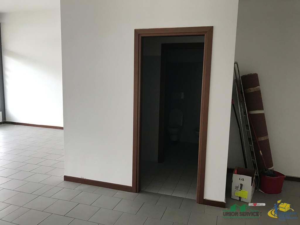 Immagine 7 di Locale commerciale in vendita  in via del giardinetto 6/d a Collecchio