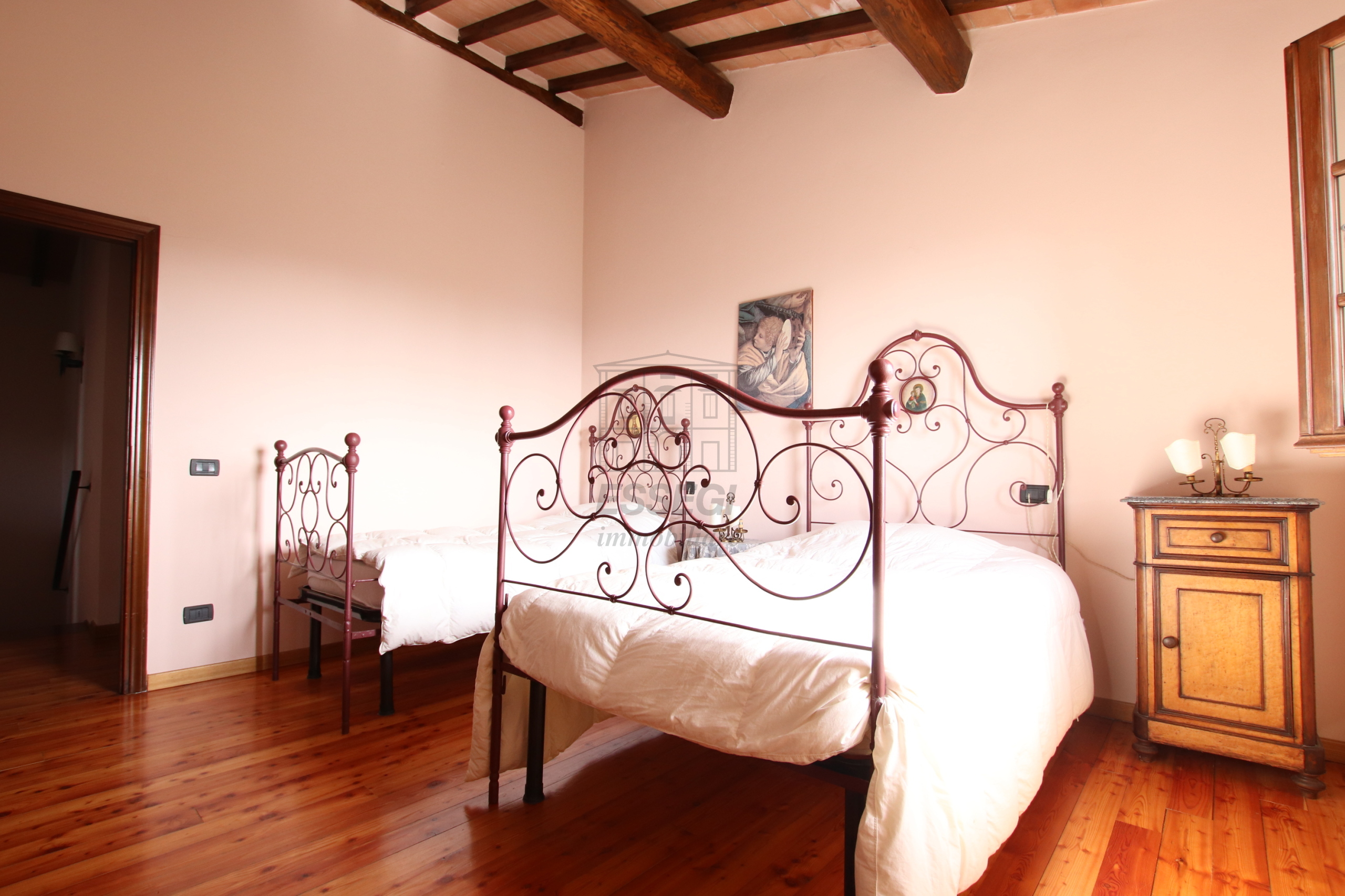 Immagine 5 di Bed & Breakfast in vendita  in Via San Gemma Galgani 4 a Pescaglia