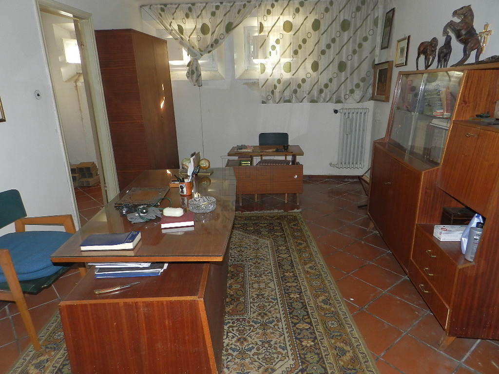 Immagine 19 di Villa in vendita  a Lucca