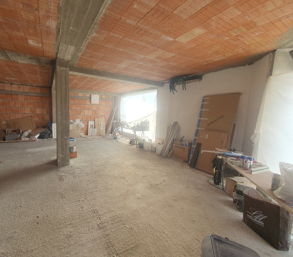 Immagine 4 di Locale commerciale in affitto  in Via Nicola Trussardi a Motta San Giovanni