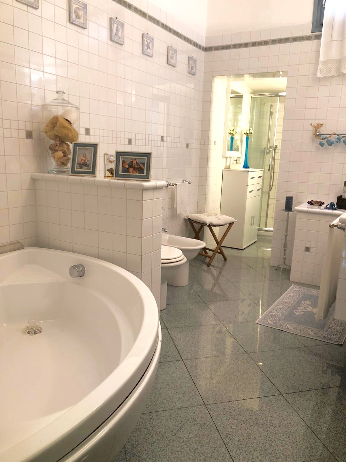 Immagine 13 di Casa semindipendente in vendita  a Castelnuovo Magra